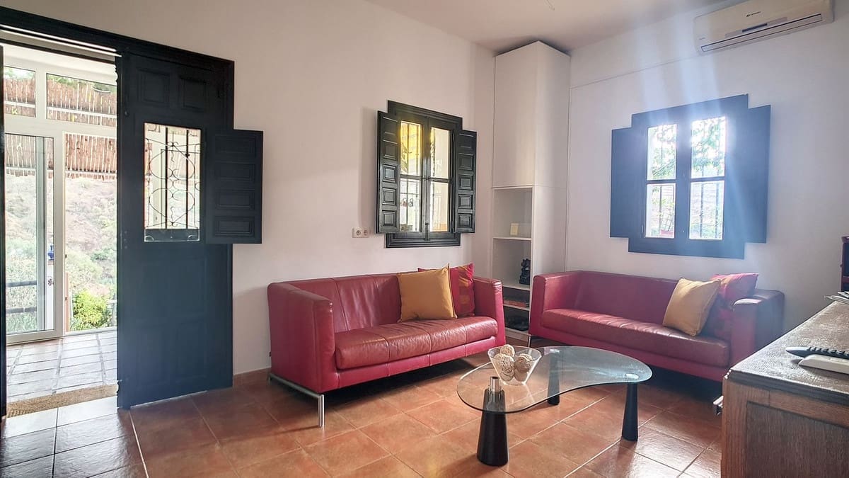 4 soveværelse Villa til salg i Arenas med swimmingpool - € 230.000 (Ref: 8571775)