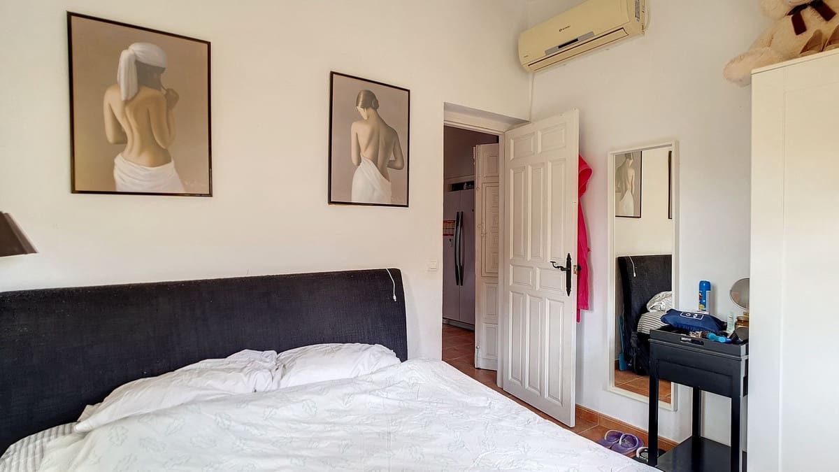 4 soveværelse Villa til salg i Arenas med swimmingpool - € 230.000 (Ref: 8571775)