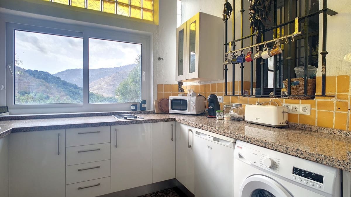 4 soveværelse Villa til salg i Arenas med swimmingpool - € 230.000 (Ref: 8571775)