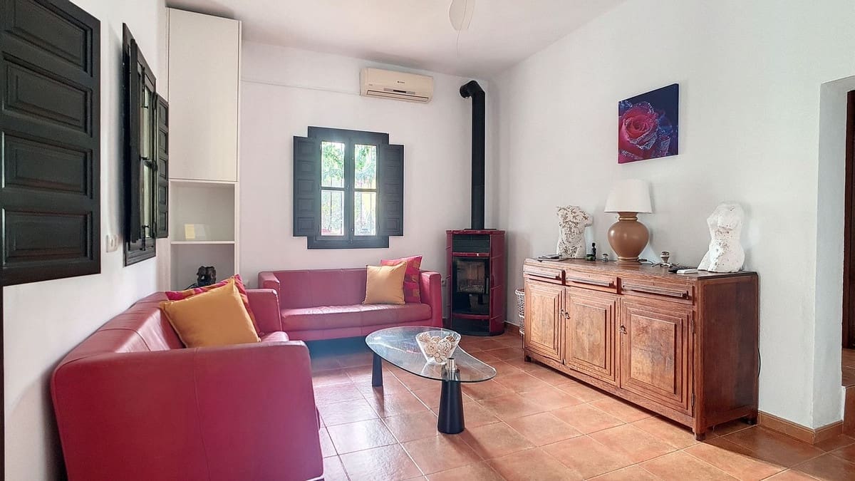 4 soveværelse Villa til salg i Arenas med swimmingpool - € 230.000 (Ref: 8571775)