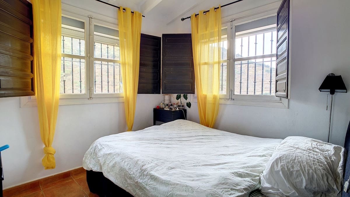 4 soveværelse Villa til salg i Arenas med swimmingpool - € 230.000 (Ref: 8571775)