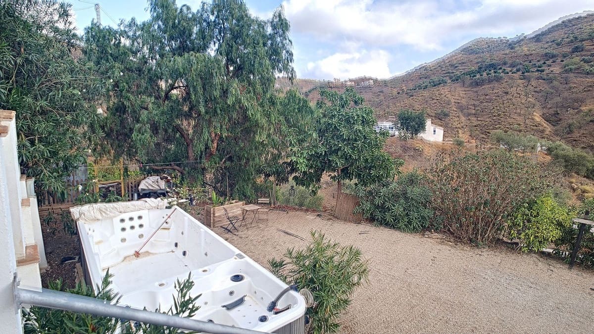 4 soveværelse Villa til salg i Arenas med swimmingpool - € 230.000 (Ref: 8571775)