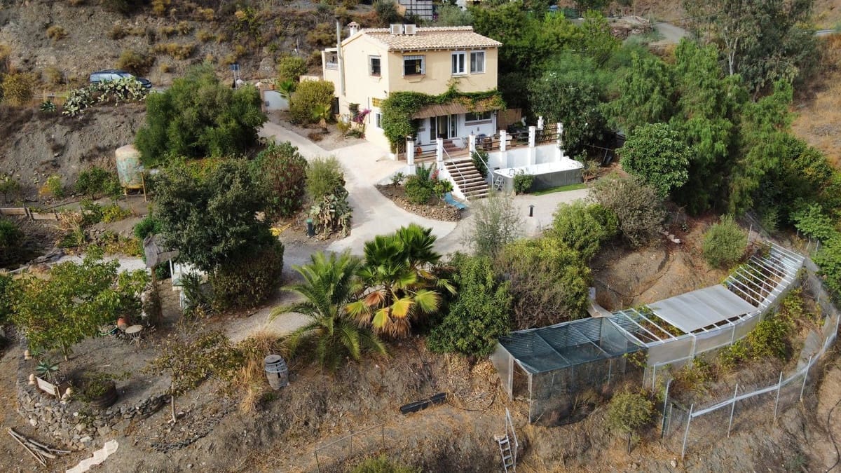 4 soveværelse Villa til salg i Arenas med swimmingpool - € 230.000 (Ref: 8571775)