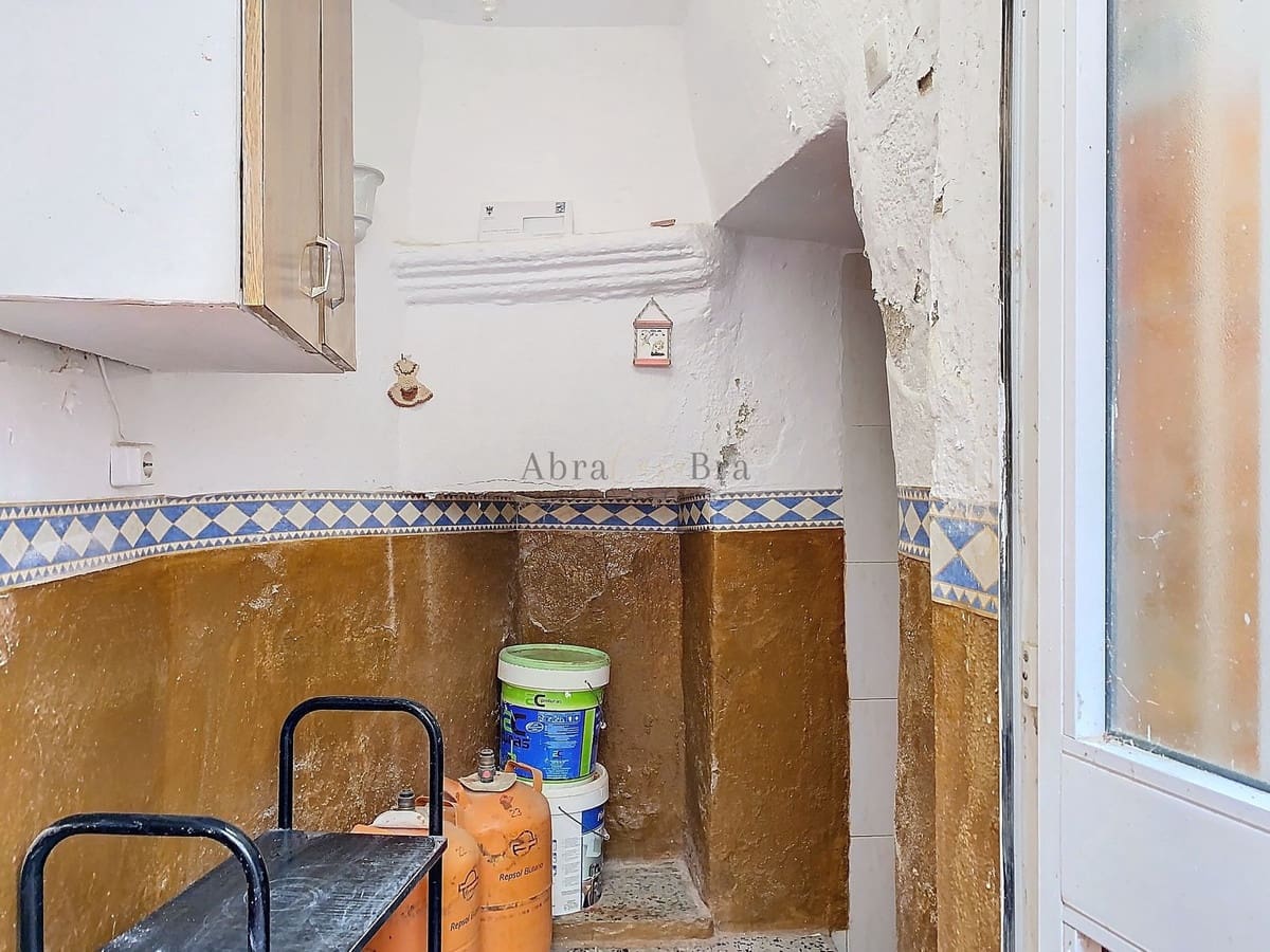 4 bedroom Townhouse for sale in Canillas de Aceituno with pool - € 100,000 (Ref: 8635493)