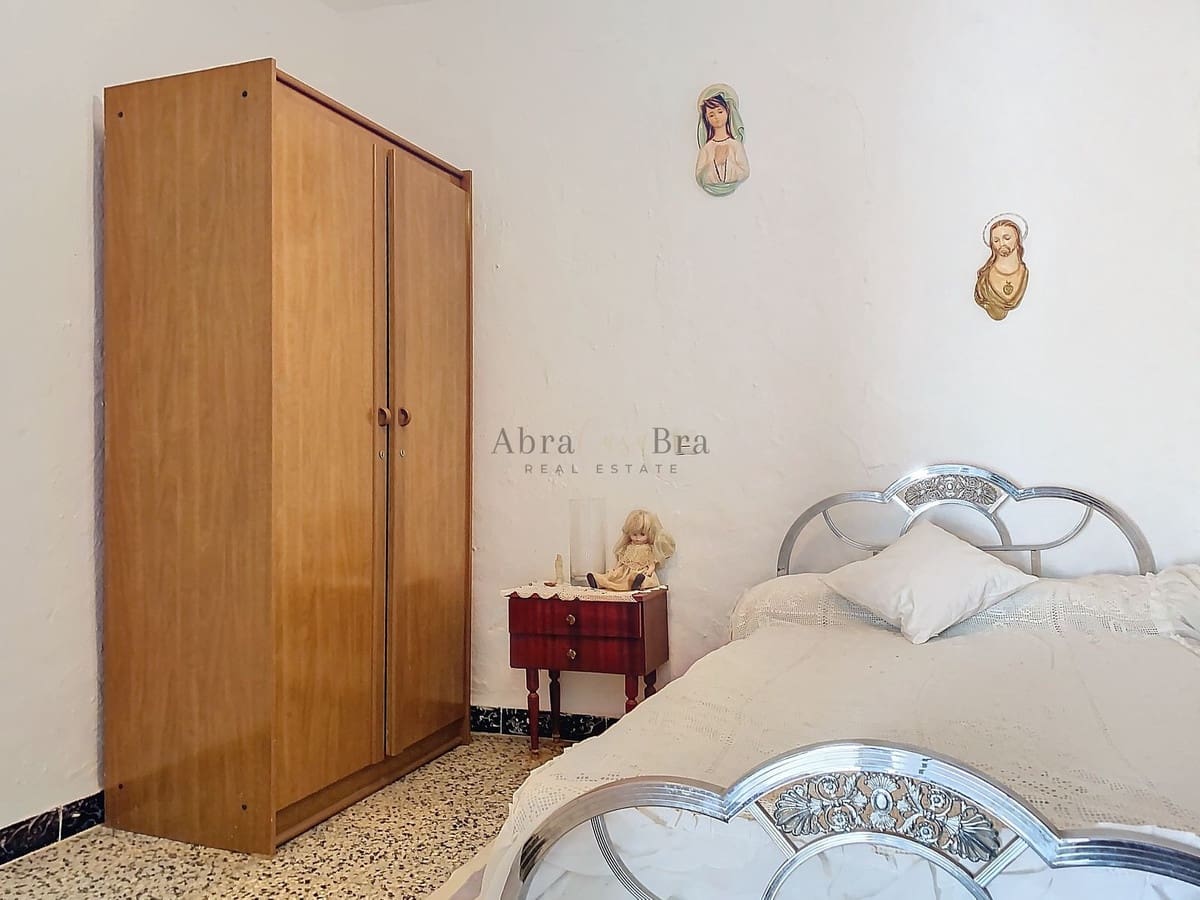 4 bedroom Townhouse for sale in Canillas de Aceituno with pool - € 100,000 (Ref: 8635493)