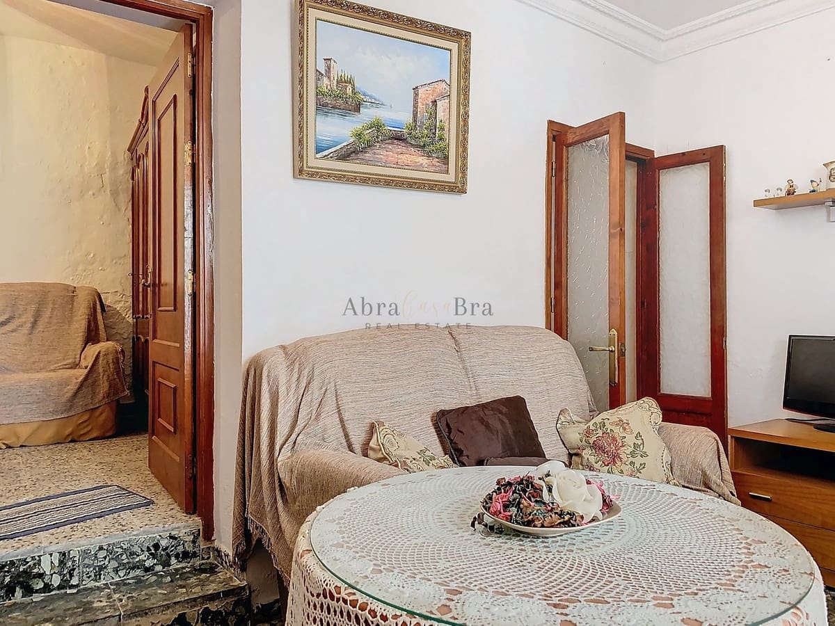 4 bedroom Townhouse for sale in Canillas de Aceituno with pool - € 100,000 (Ref: 8635493)