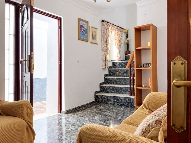 4 soverom Hus til salgs i Canillas de Aceituno med svømmebasseng - € 100 000 (Ref: 8635493)