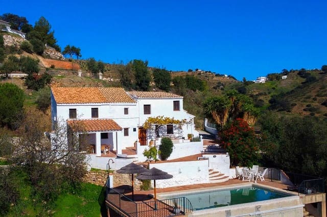 3 soveværelse Finca/Landehus til salg i Colmenar med swimmingpool garage - € 319.000 (Ref: 8639960)