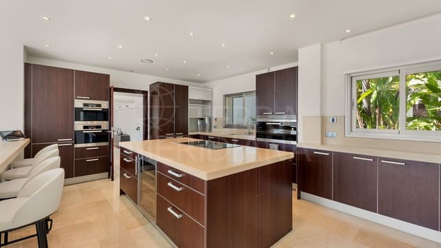 7 slaapkamer Villa te koop in Marbella met zwembad garage - € 5.995.000 (Ref: 8668692)