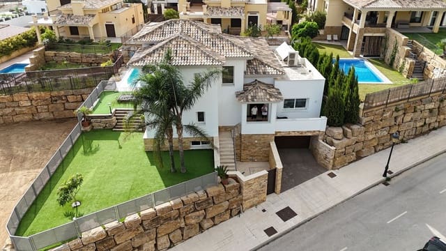 4 soveværelse Villa til salg i Mijas med swimmingpool garage - € 1.500.000 (Ref: 8676229)