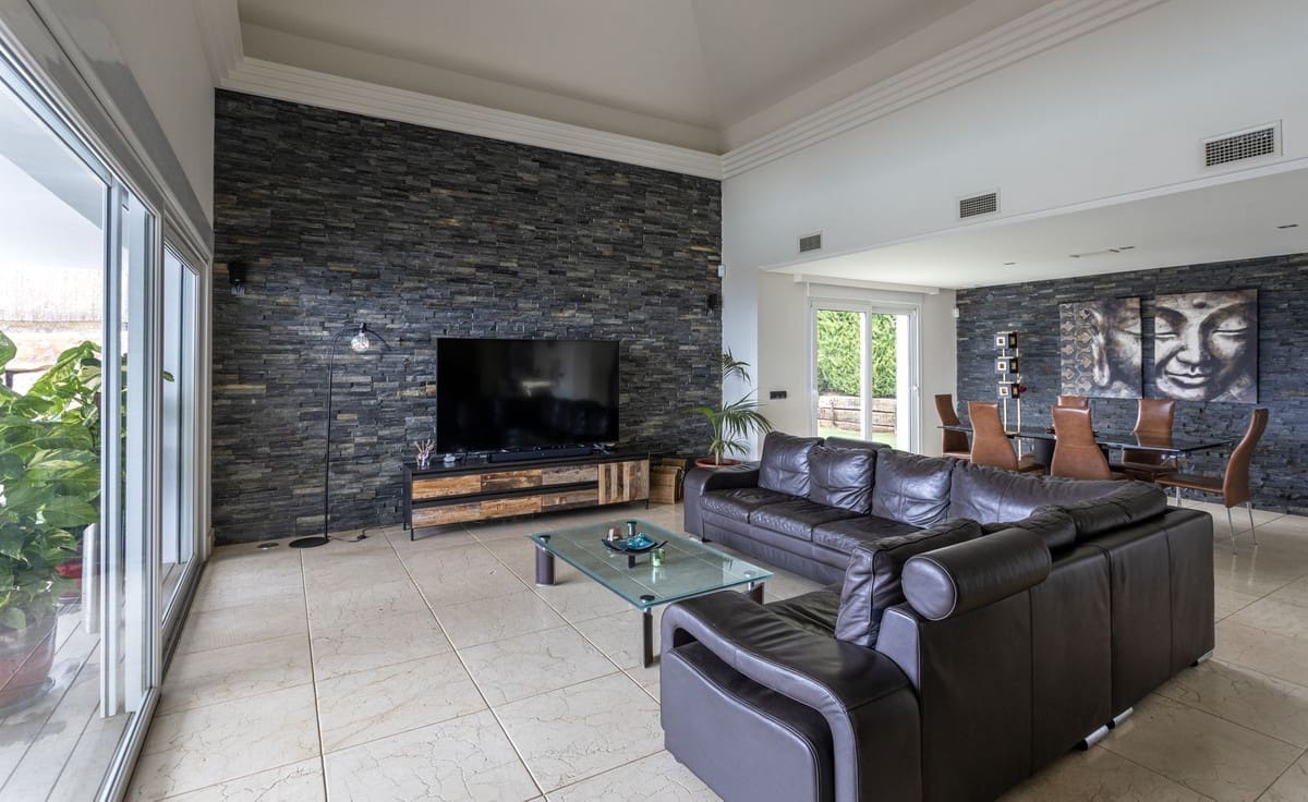 4 soveværelse Villa til salg i Mijas med swimmingpool garage - € 1.500.000 (Ref: 8676229)