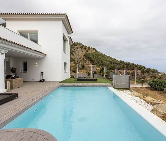 4 soveværelse Villa til salg i Mijas med swimmingpool garage - € 1.500.000 (Ref: 8676229)