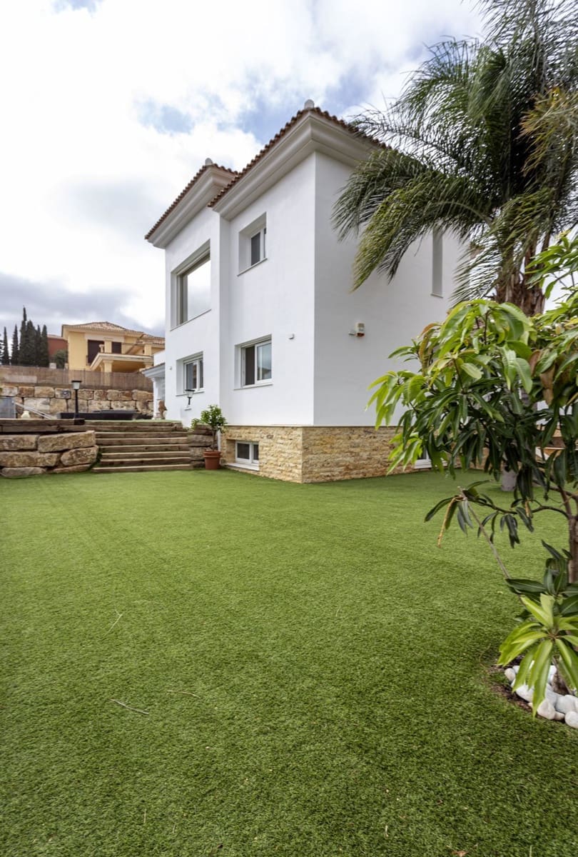 4 soveværelse Villa til salg i Mijas med swimmingpool garage - € 1.500.000 (Ref: 8676229)