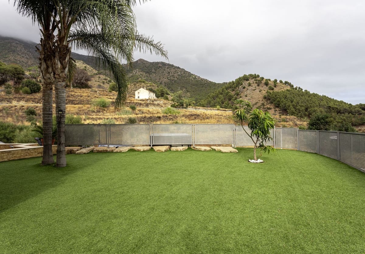 4 soveværelse Villa til salg i Mijas med swimmingpool garage - € 1.500.000 (Ref: 8676229)