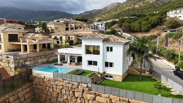 4 soveværelse Villa til salg i Mijas med swimmingpool garage - € 1.500.000 (Ref: 8676229)