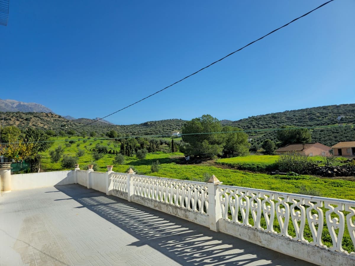 4 sovrum Villa till salu i Alcaucin med garage - 329 000 € (Ref: 8692243)