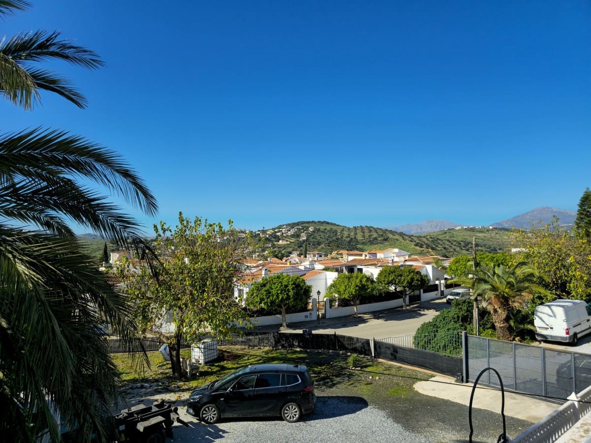 4 sovrum Villa till salu i Alcaucin med garage - 329 000 € (Ref: 8692243)