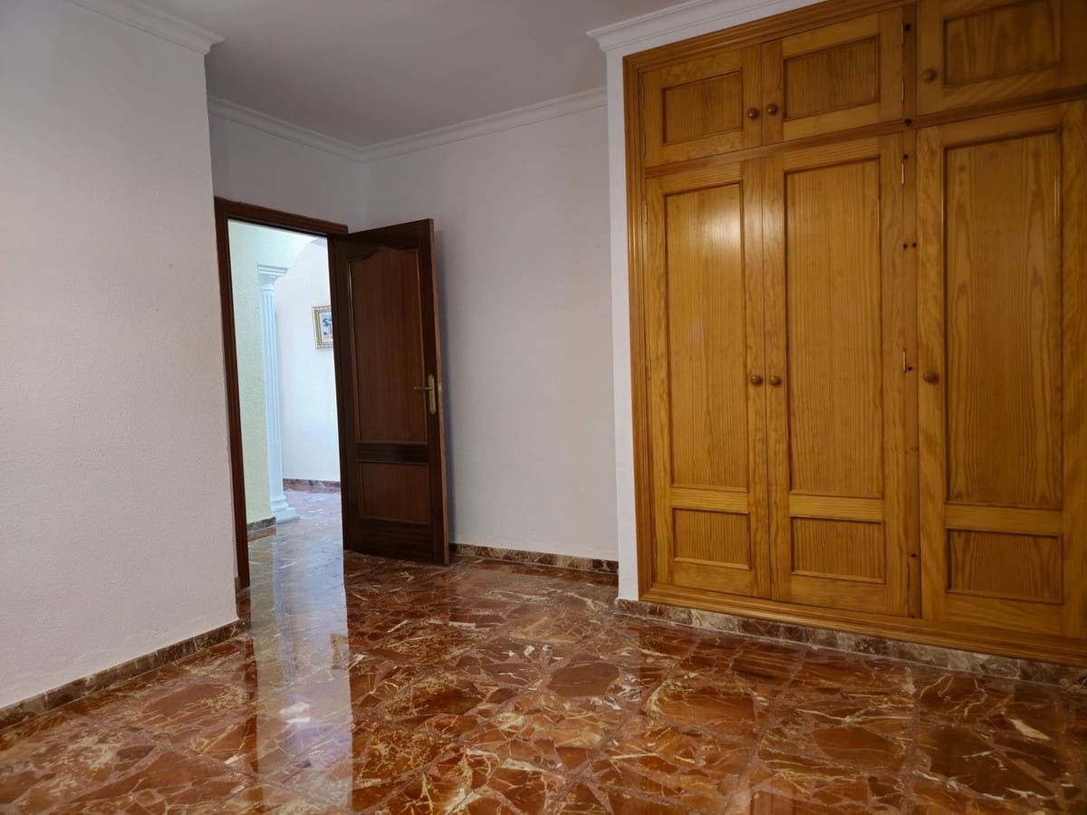 4 sovrum Villa till salu i Alcaucin med garage - 329 000 € (Ref: 8692243)