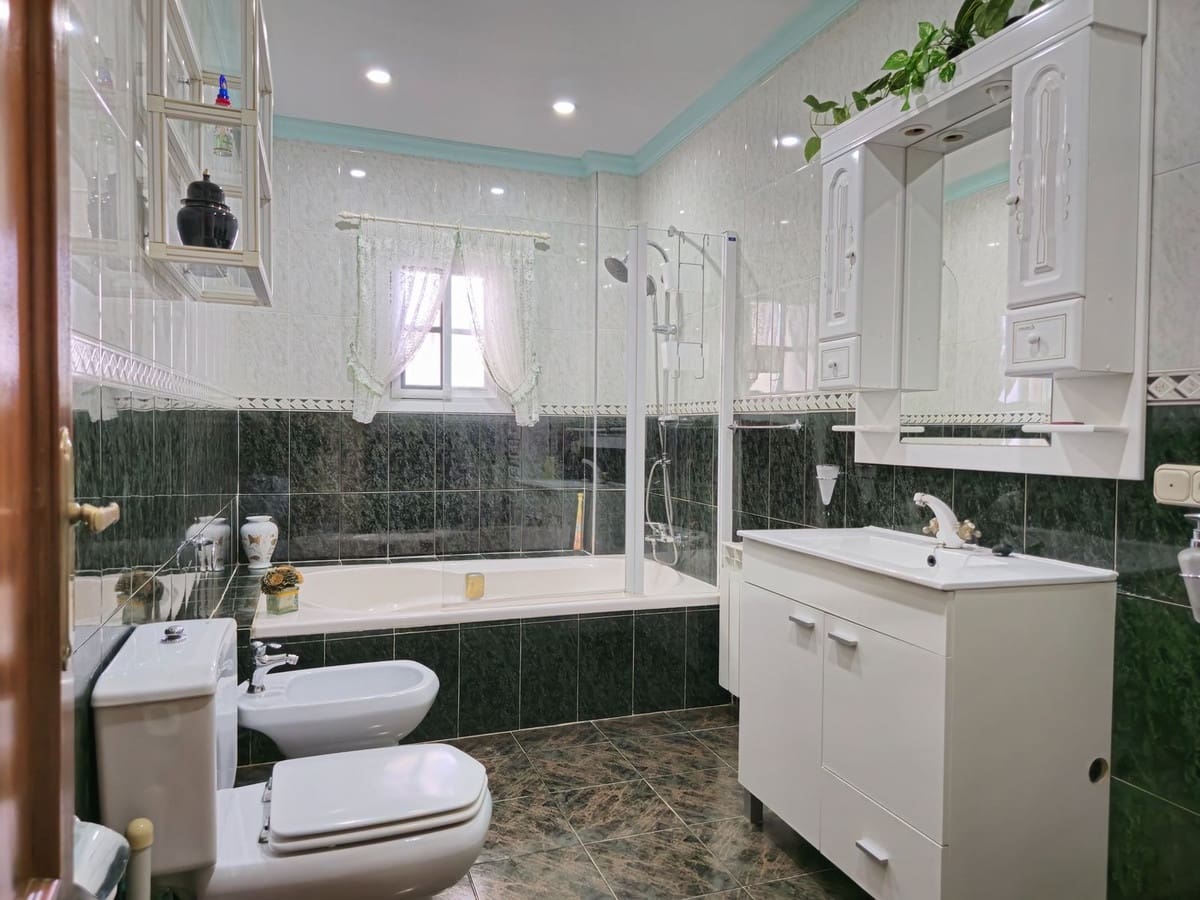 4 sovrum Villa till salu i Alcaucin med garage - 329 000 € (Ref: 8692243)