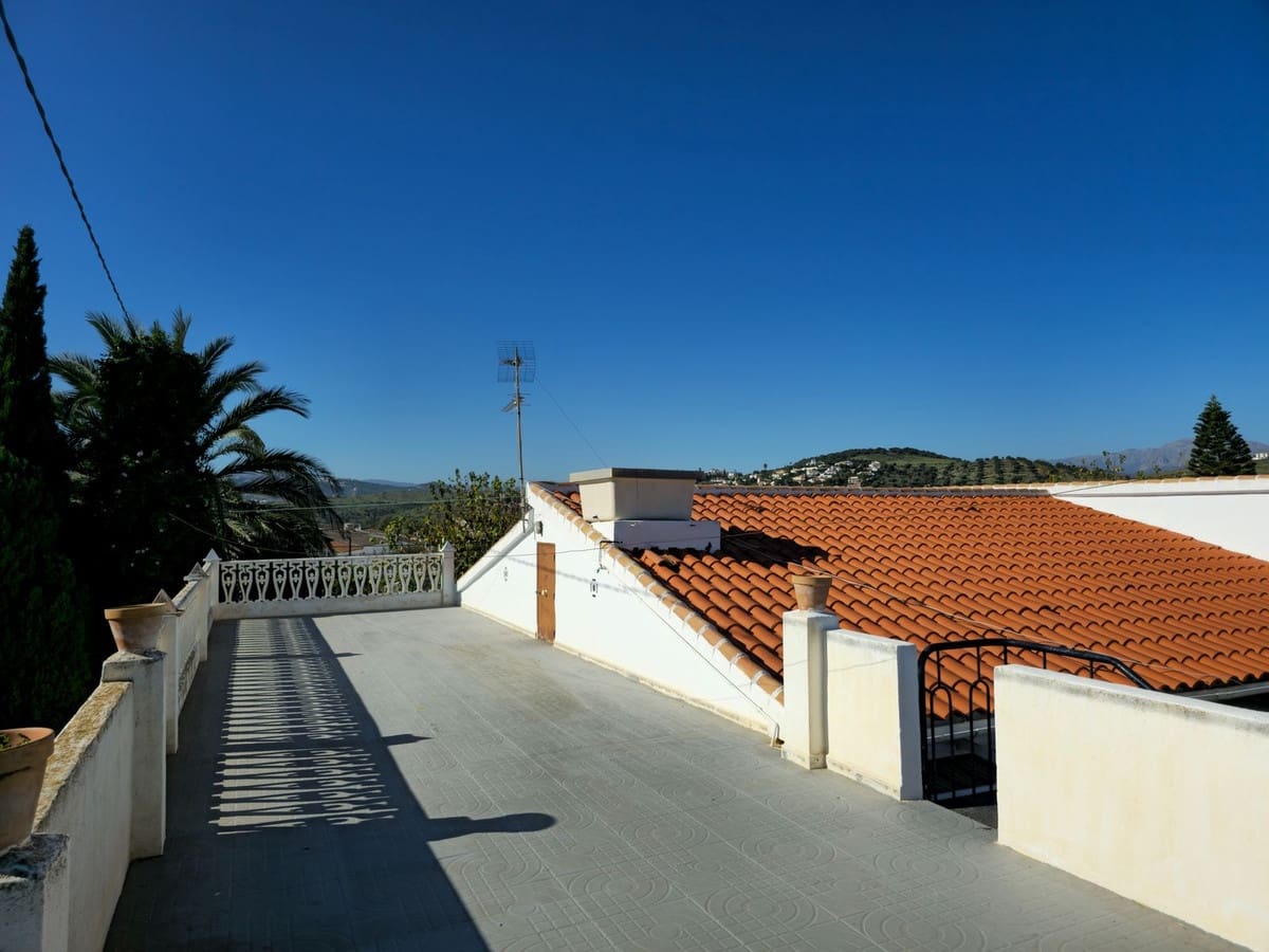 4 sovrum Villa till salu i Alcaucin med garage - 329 000 € (Ref: 8692243)