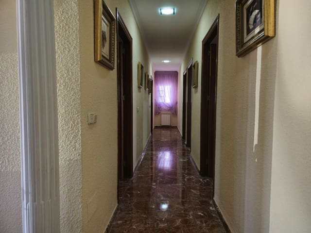 4 sovrum Villa till salu i Alcaucín med garage - 329 000 € (Ref: 8692243)