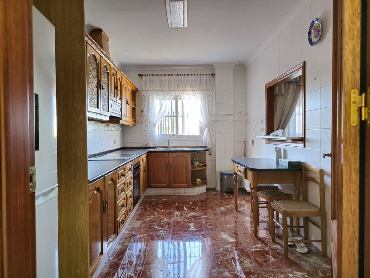 4 sovrum Villa till salu i Alcaucin med garage - 329 000 € (Ref: 8692243)