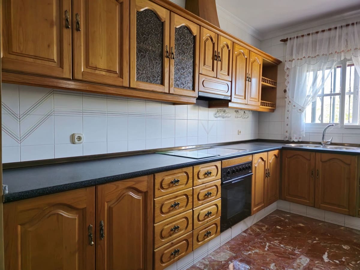 4 sovrum Villa till salu i Alcaucin med garage - 329 000 € (Ref: 8692243)