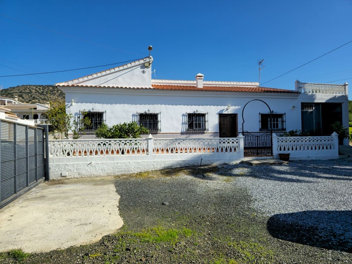 4 sovrum Villa till salu i Alcaucin med garage - 329 000 € (Ref: 8692243)