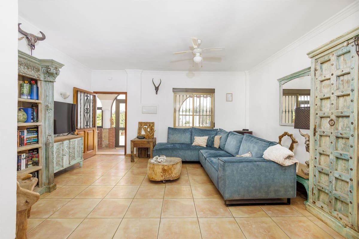 3 soveværelse Villa til salg i Riogordo med swimmingpool garage - € 360.000 (Ref: 8723419)