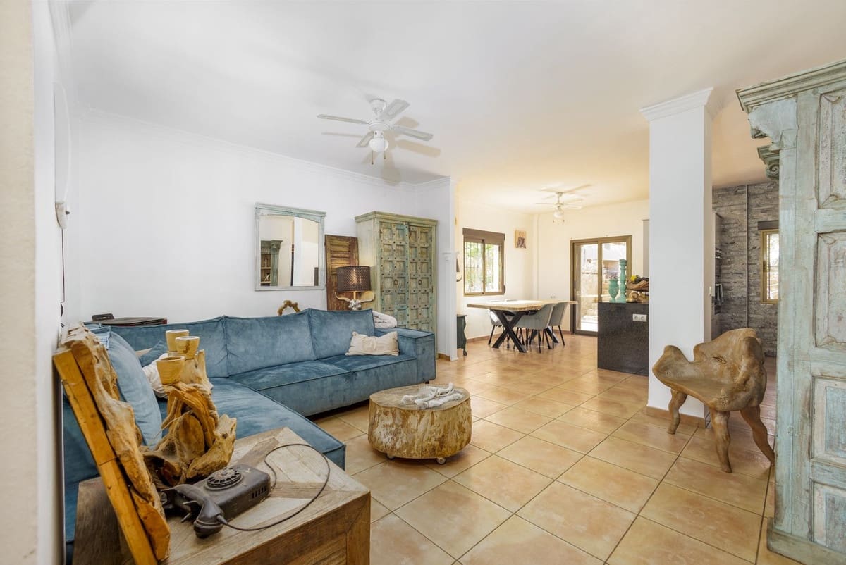 3 soveværelse Villa til salg i Riogordo med swimmingpool garage - € 360.000 (Ref: 8723419)