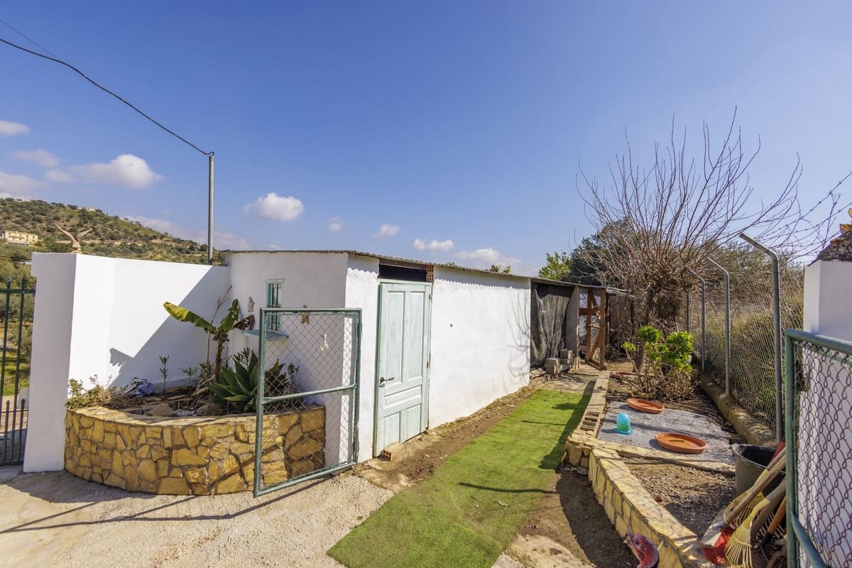 3 soveværelse Villa til salg i Riogordo med swimmingpool garage - € 360.000 (Ref: 8723419)