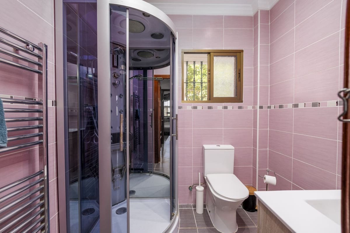 3 soveværelse Villa til salg i Riogordo med swimmingpool garage - € 360.000 (Ref: 8723419)