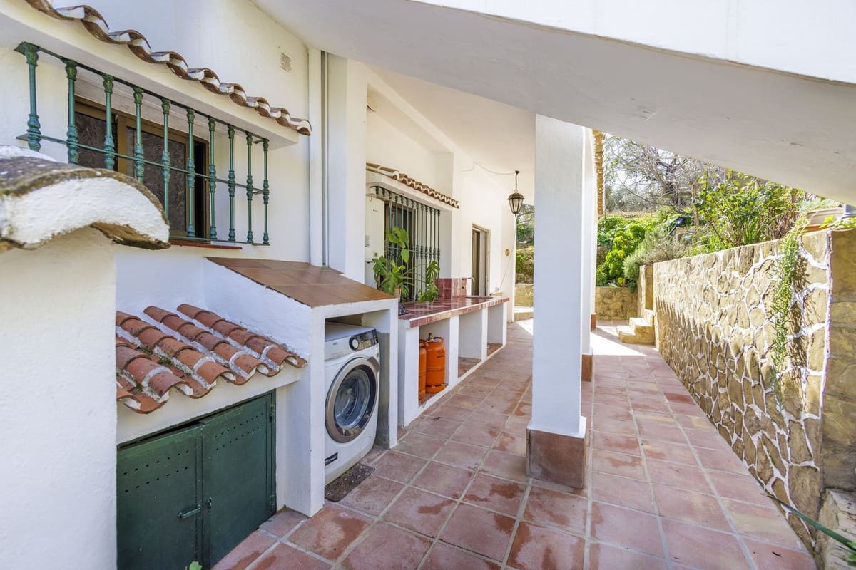 3 soveværelse Villa til salg i Riogordo med swimmingpool garage - € 360.000 (Ref: 8723419)