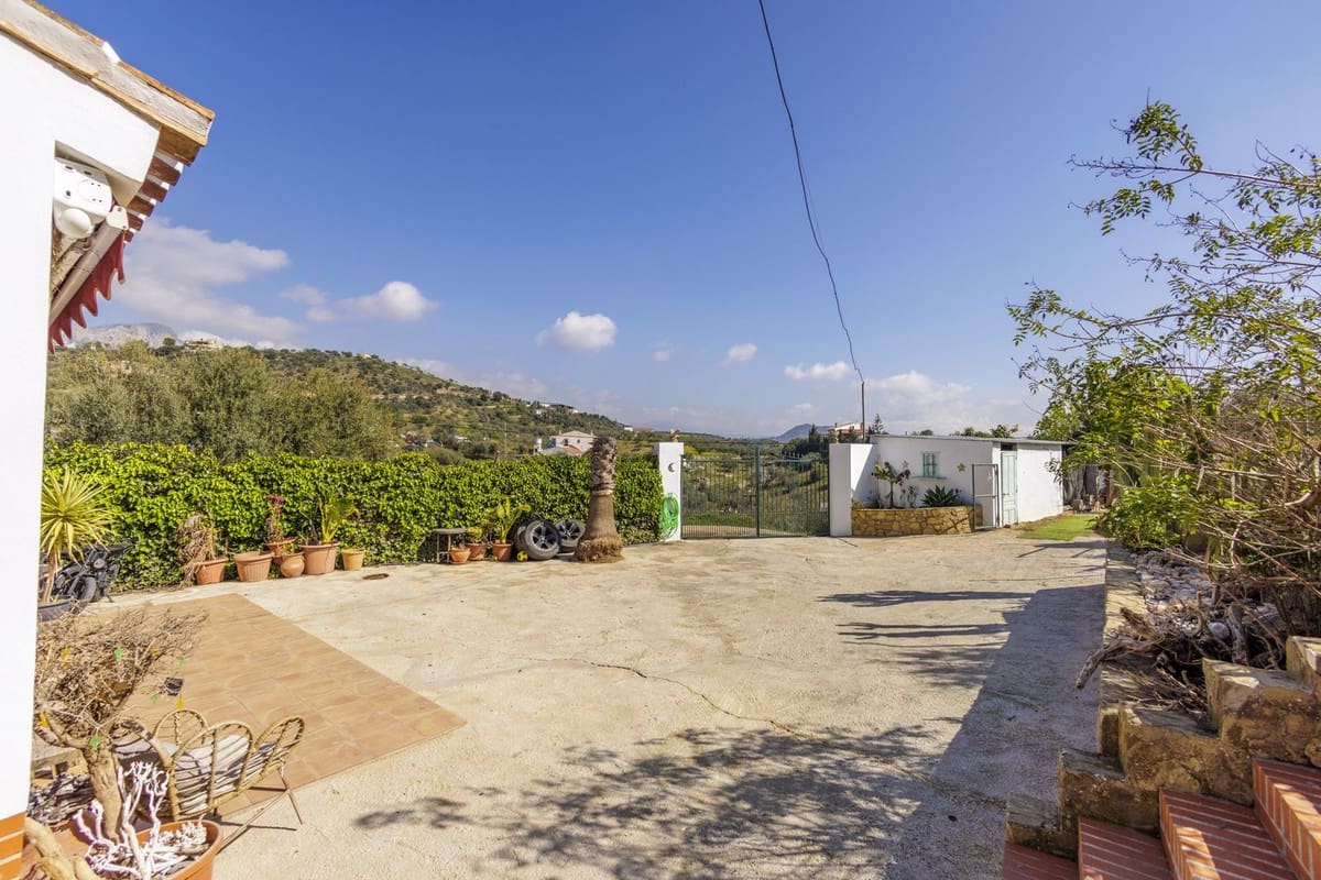 3 soveværelse Villa til salg i Riogordo med swimmingpool garage - € 360.000 (Ref: 8723419)