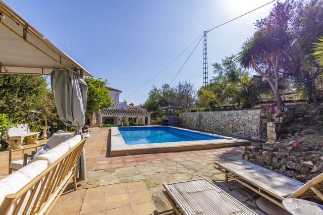 Chalet de 3 habitaciones en Riogordo en venta con piscina garaje - 360.000 € (Ref: 8723419)