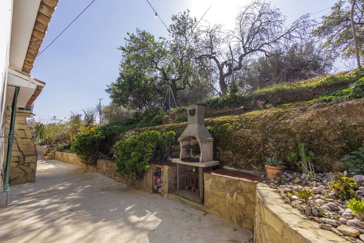 3 makuuhuone Huvila myytävänä paikassa Riogordo mukana uima-altaan 
autotalli - 360 000 € (Ref: 8723419)