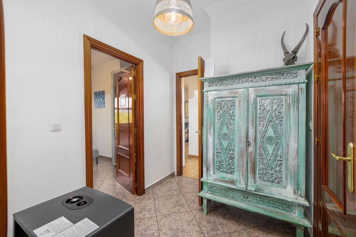 3 makuuhuone Huvila myytävänä paikassa Riogordo mukana uima-altaan 
autotalli - 360 000 € (Ref: 8723419)