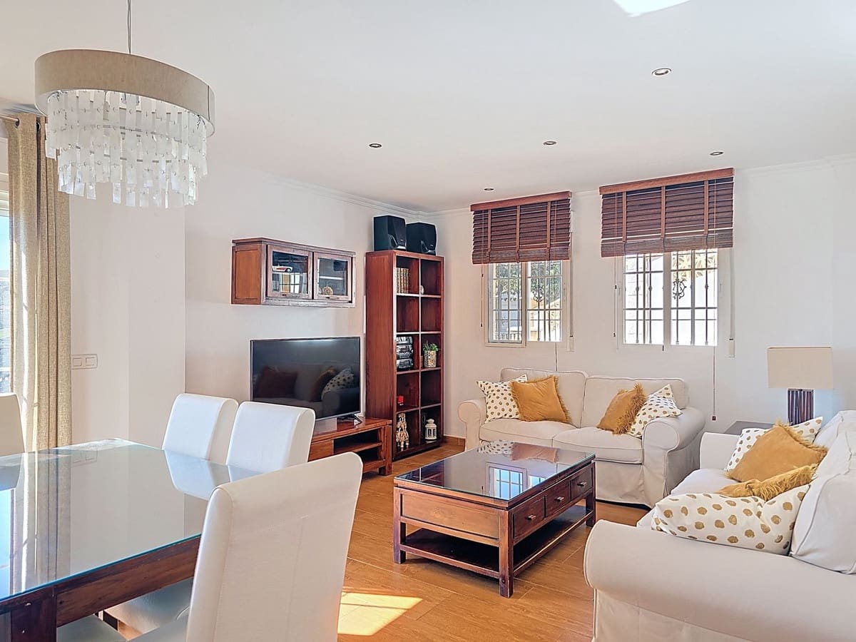 5 bedroom Villa for sale in Gualchos with pool garage - € 339,000 (Ref: 8789823)