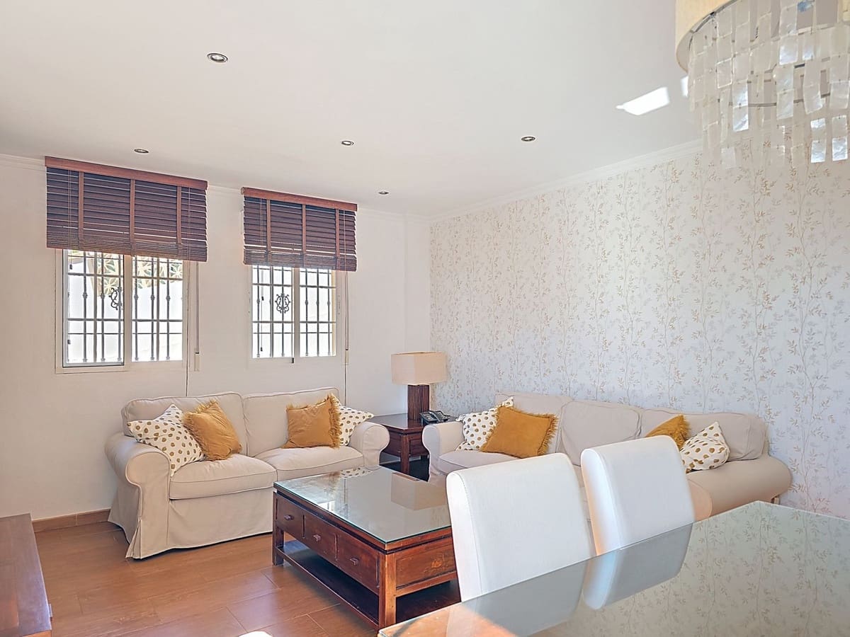 5 bedroom Villa for sale in Gualchos with pool garage - € 339,000 (Ref: 8789823)