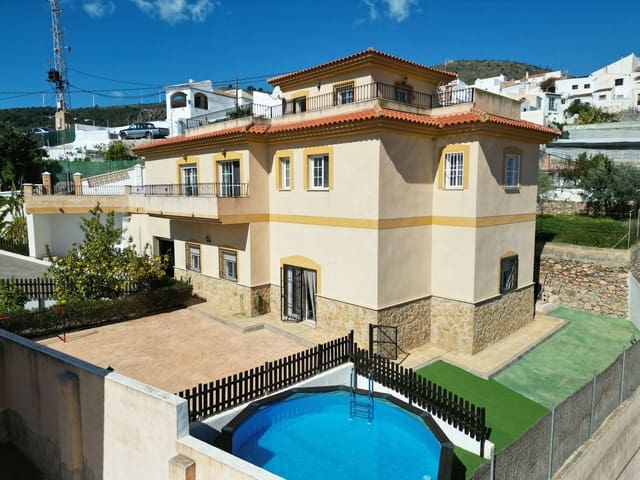 5 soveværelse Villa til salg i Gualchos med swimmingpool garage - € 339.000 (Ref: 8789823)