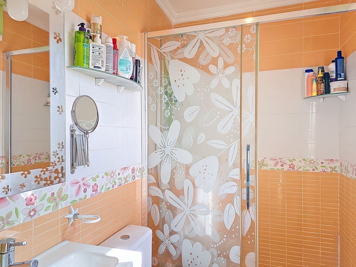 5 bedroom Villa for sale in Gualchos with pool garage - € 339,000 (Ref: 8789823)