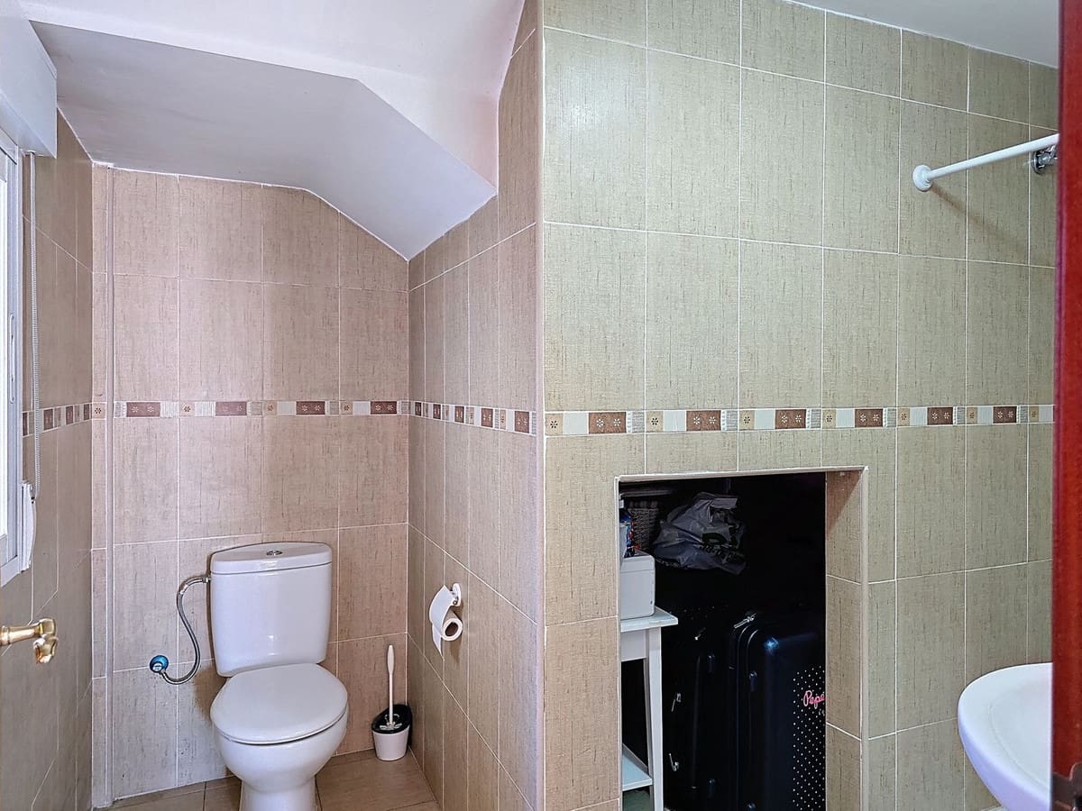 5 bedroom Villa for sale in Gualchos with pool garage - € 339,000 (Ref: 8789823)