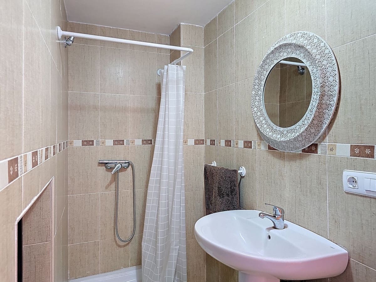 5 bedroom Villa for sale in Gualchos with pool garage - € 339,000 (Ref: 8789823)