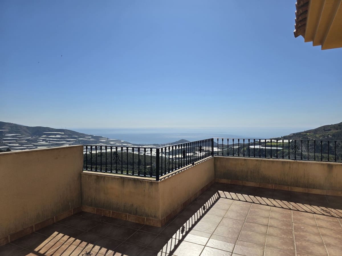 5 bedroom Villa for sale in Gualchos with pool garage - € 339,000 (Ref: 8789823)