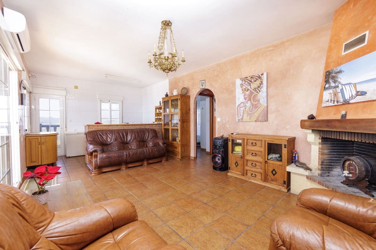 Finca/Casa Rural de 2 habitaciones en Salobreña en venta con piscina garaje - 265.000 € (Ref: 8800277)