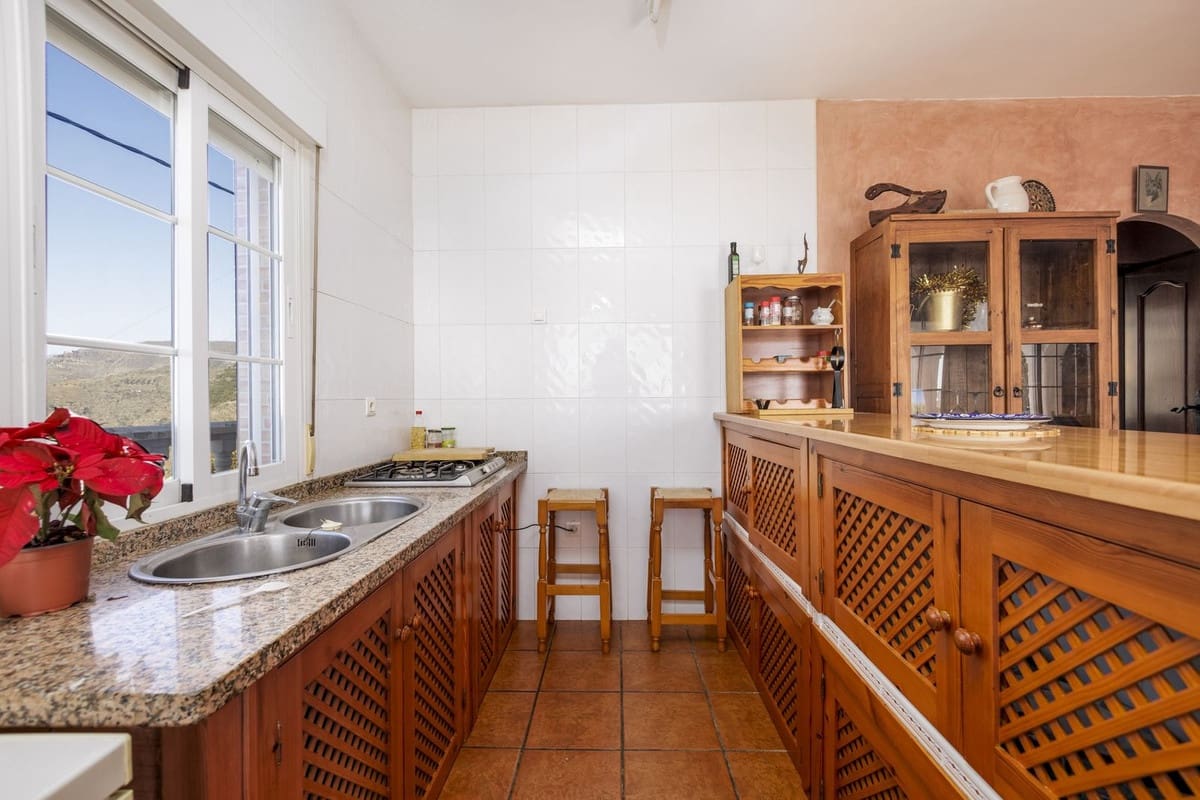 Finca/Casa Rural de 2 habitaciones en Salobreña en venta con piscina garaje - 265.000 € (Ref: 8800277)