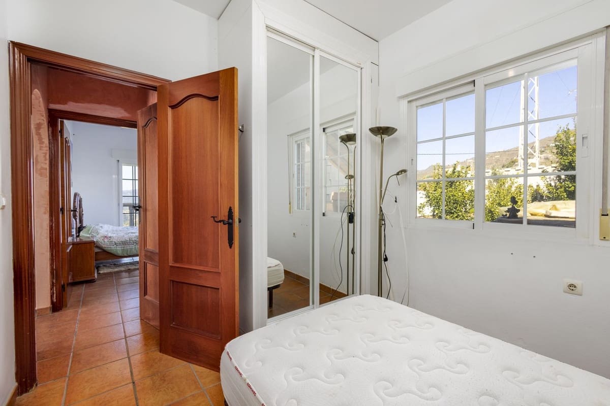 Finca/Casa Rural de 2 habitaciones en Salobreña en venta con piscina garaje - 265.000 € (Ref: 8800277)