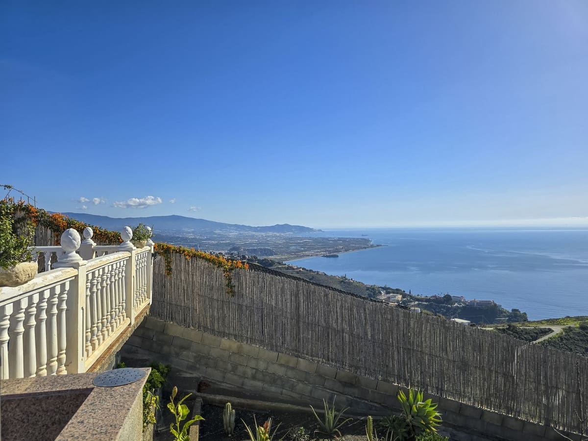 Finca/Casa Rural de 2 habitaciones en Salobreña en venta con piscina garaje - 265.000 € (Ref: 8800277)