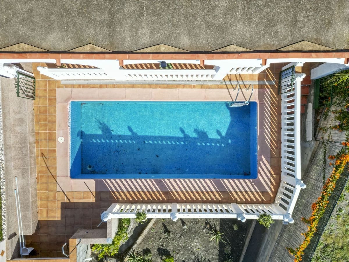 Finca/Casa Rural de 2 habitaciones en Salobreña en venta con piscina garaje - 265.000 € (Ref: 8800277)