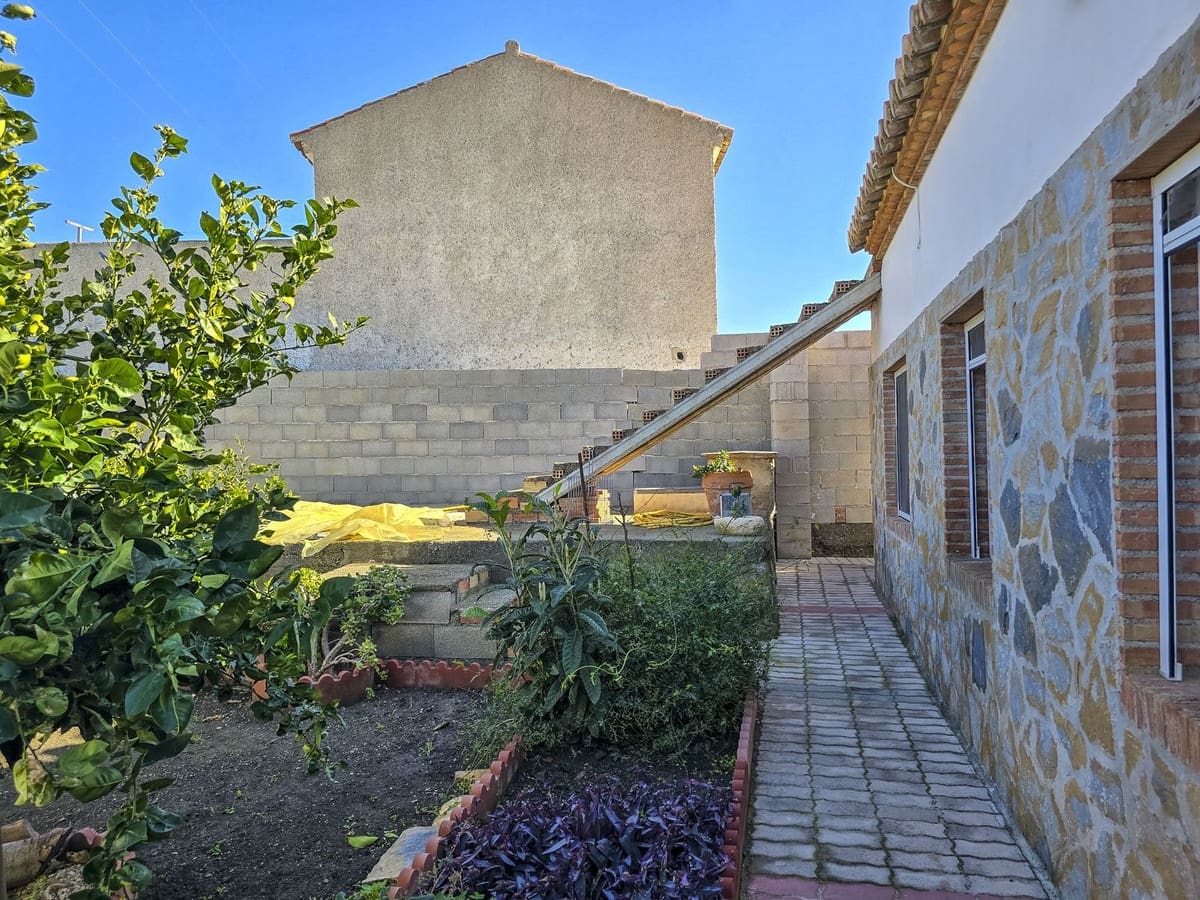 Finca/Casa Rural de 2 habitaciones en Salobreña en venta con piscina garaje - 265.000 € (Ref: 8800277)